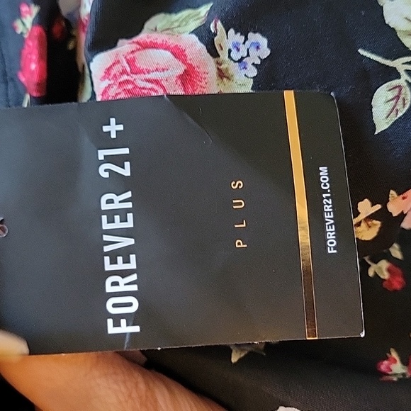 NWT Women's Plus Size Woven Floral Beautiful Blouse Size 2X - Picture 8 of 8